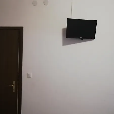 Holiday Guesthouse 2*