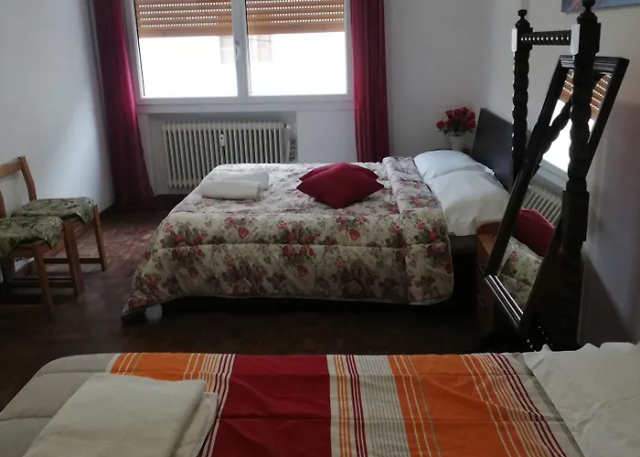 Holiday Guesthouse 2*