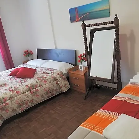 Gasthuis Holiday Guesthouse 2*