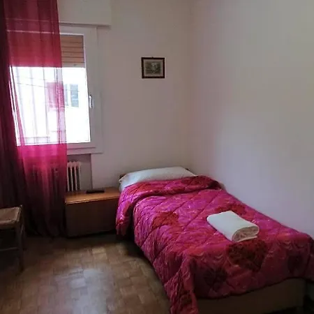 Holiday Guesthouse 2*