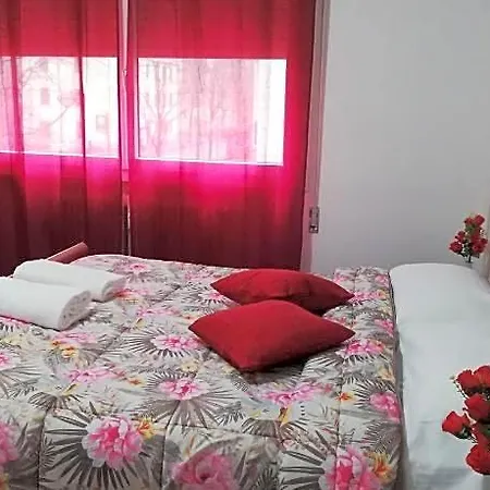 Holiday Guesthouse 2*